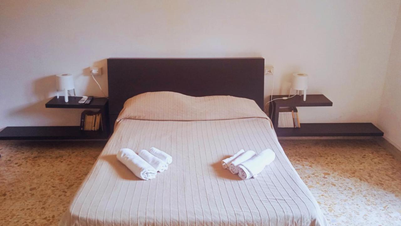Bed and Breakfast Bed And Books Isabella Katánie Exteriér fotografie